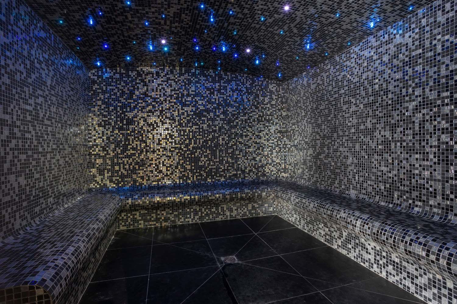 Residence Daria-I-Nor Alpe d'Huez - Apartments wellness large steam room with mood lighting