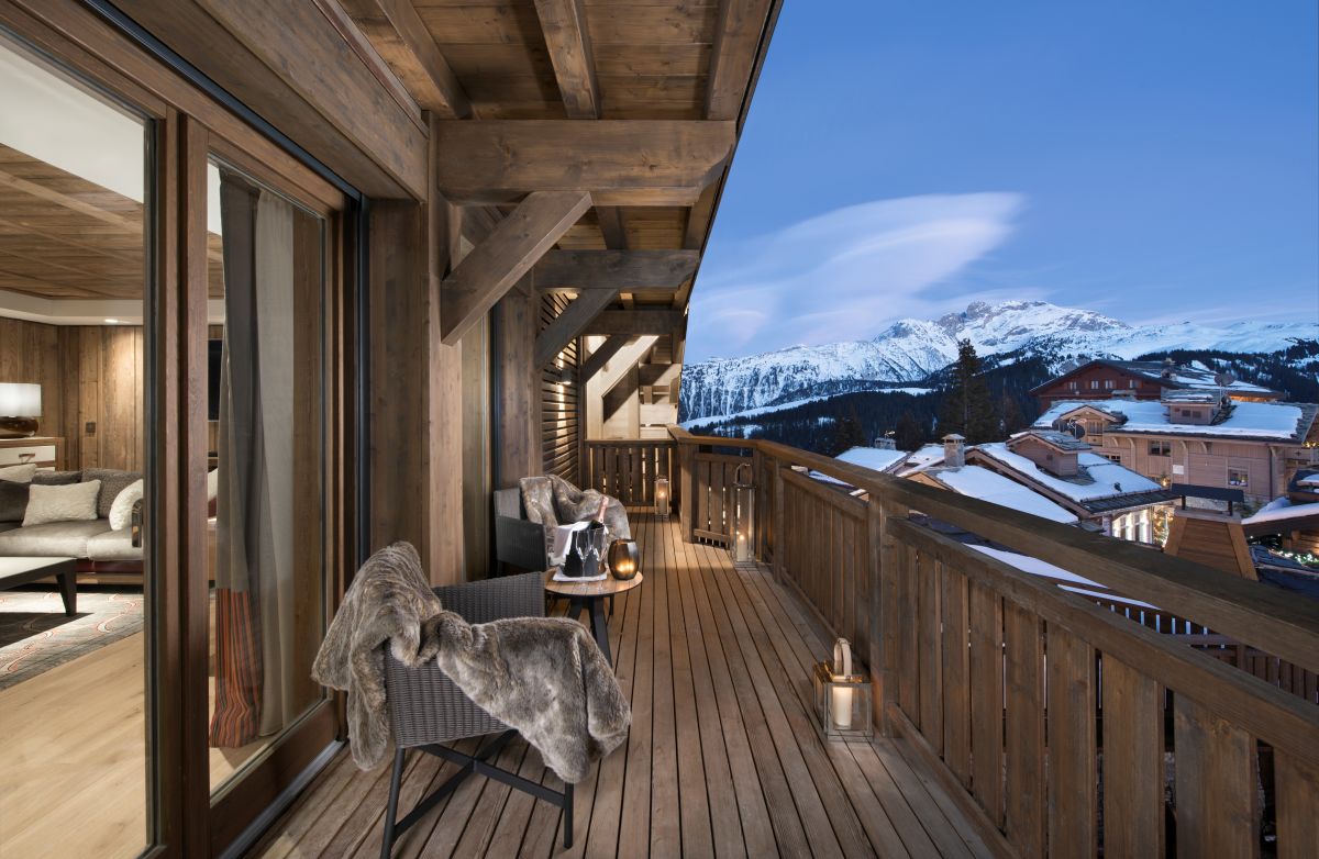 Hotel Fouquet's Courchevel - Large privat balcony with resort and mountain views