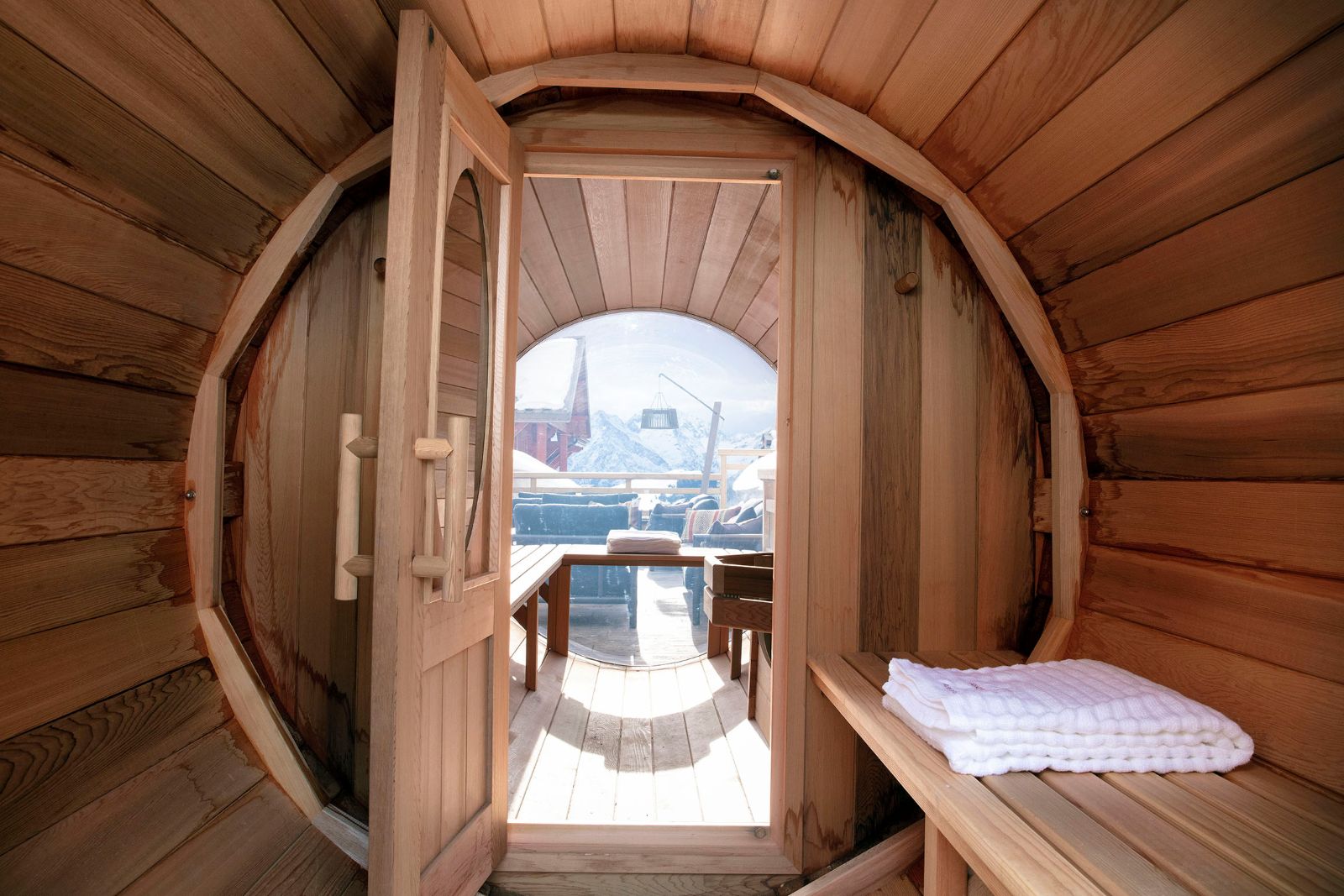 Grandes Rousses Hotel & Spa Alpe d'Huez - Roof top sauna with mountain views