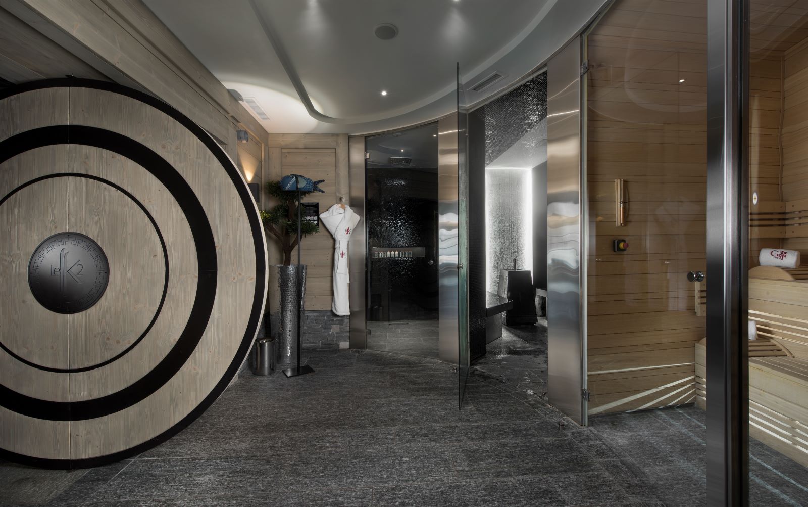 Hotel Le K2 Altitude Courchevel - spa with sauna and steam room