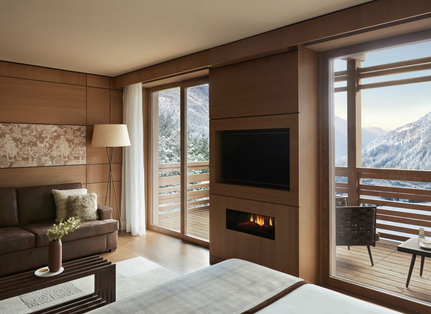 17 DELUXE JUNIOR SUITE