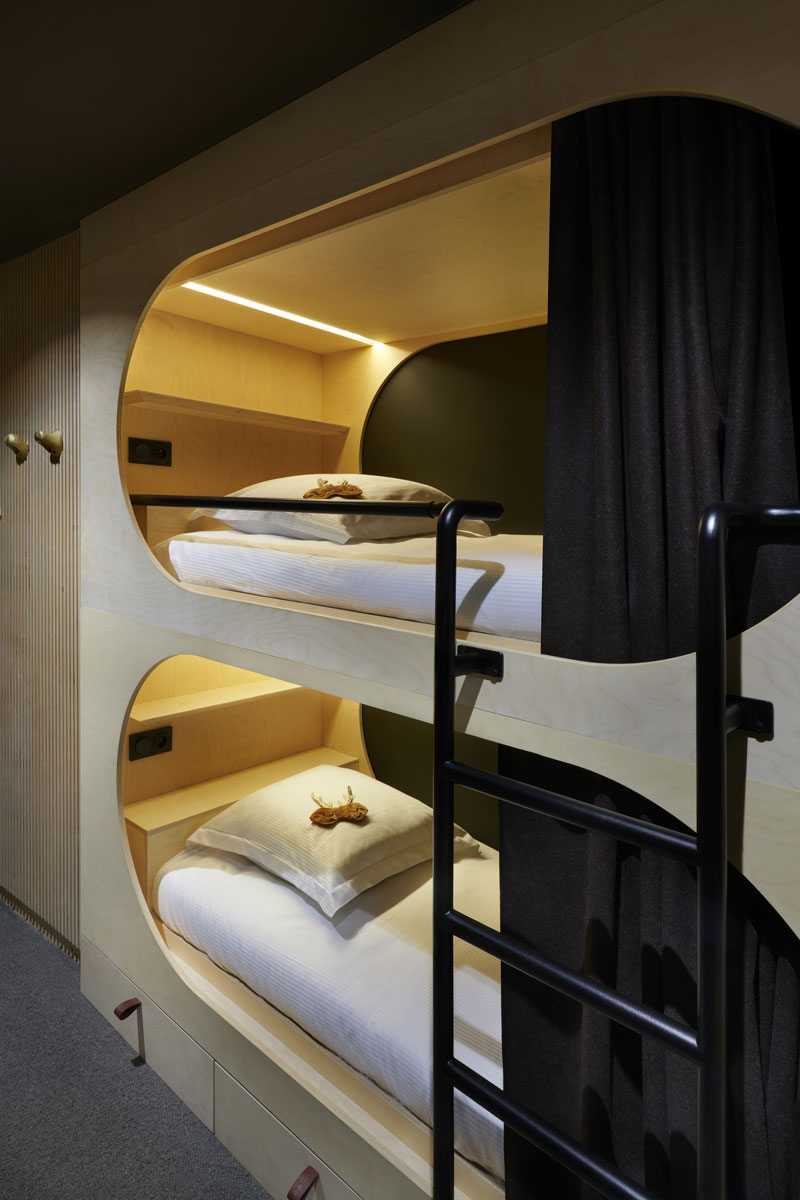 Hotel Mil8 Avoriaz - Hotel cabin style bunk beds with privacy curtains